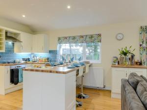 Köök või kööginurk majutusasutuses 1 Bed in Whatton 77805