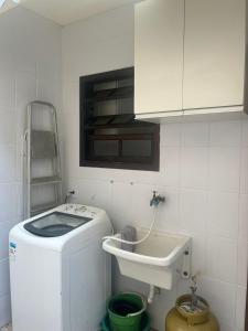 Φωτογραφία από το άλμπουμ του 20%OFF, Até 7Hóspedes, 5minutos da praia, Garagem, σε Κάμπο Φρίο