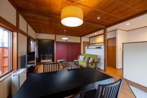 Cucina o angolo cottura di こんぴら町家 Konpira Machiya
