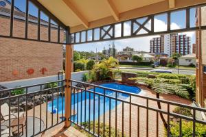 Piscina a Town Beach Motor Inn Port Macquarie o a prop