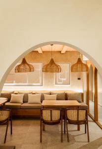 Posezení v ubytování Tasana bar and luxury resort