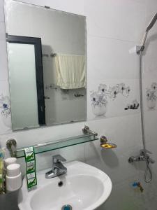 Phòng tắm tại Khách sạn Trường Giang