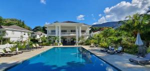 Πισίνα στο ή κοντά στο Villa Blanc - Chateau Elysium