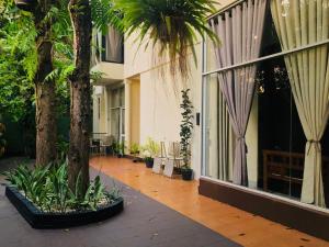 Φωτογραφία από το άλμπουμ του West Dene στη Νεγκόμπο