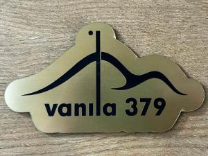 Certificato, attestato, insegna o altro documento esposto da Vanila 379