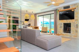 TV/Unterhaltungsangebot in der Unterkunft Bohemi Villa&Bungalov