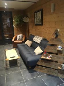 Zdjęcie z galerii obiektu appartement cosy style montagne avec jardin w mieście La Maure
