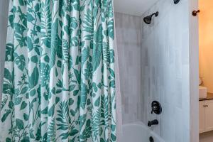 Bagno di Apollo Beach Oasis Lanai and Heated Pool!