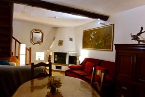 Χώρος καθιστικού στο CHARMANTE MAISON A SAINT GUILHEM LE DESERT