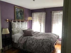 Voodi või voodid majutusasutuse The Monadnock Inn toas