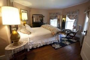 Voodi või voodid majutusasutuse The Monadnock Inn toas