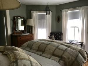 Voodi või voodid majutusasutuse The Monadnock Inn toas