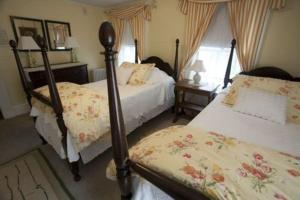 Voodi või voodid majutusasutuse The Monadnock Inn toas