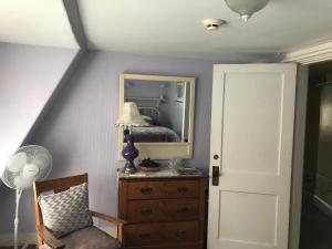 Voodi või voodid majutusasutuse The Monadnock Inn toas