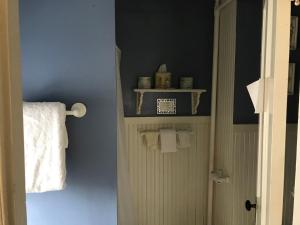 Voodi või voodid majutusasutuse The Monadnock Inn toas