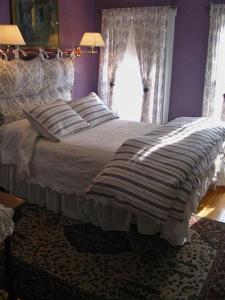 Voodi või voodid majutusasutuse The Monadnock Inn toas