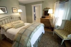 Voodi või voodid majutusasutuse The Monadnock Inn toas