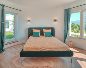 Postel nebo postele na pokoji v ubytování La Bastide de Saint Barnabé - Jacuzzi Terrasse Clim Wifi Parking Petanque + 32 fotografií