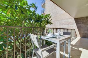 Μπαλκόνι ή βεράντα στο Kihei Haven at Village by the Sea, Steps to Beach!