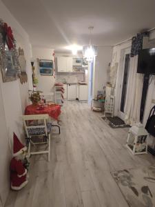 A kitchen or kitchenette at La Finestra sul Lago