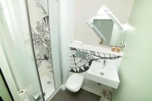 Koupelna v ubytování Accueil Hotel Besançon
