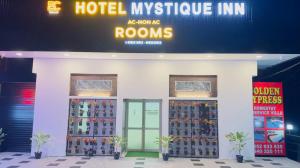 Sijil, anugerah, tanda atau dokumen lain yang dipamerkan di Mystique Inn Wayanad