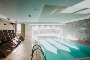 Bazén v ubytování Hotel Brückenwirt Superior nebo v jeho okolí