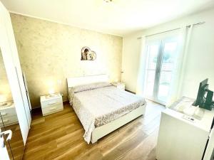 Postel nebo postele na pokoji v ubytování Sicilian Shore Haven, 2 min to SEA + 22 fotografií