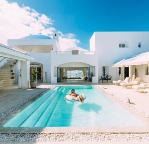 Bazén v ubytování Villa Santorini nebo v jeho okolí