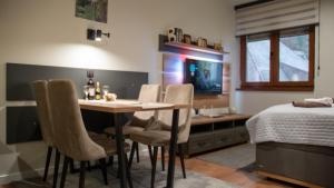 Posteľ alebo postele v izbe v ubytovaní Regulus apartment Brzeće Kopaonik