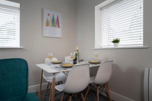 Nápoje v ubytování The Sorting Office - Spacious Modern Home with parking in Central Ambleside