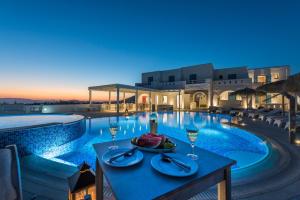 Bazen u ili blizu objekta Cycladic Islands Hotel & Spa