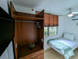 Postel nebo postele na pokoji v ubytování Hostal Yoha + 36 fotografií