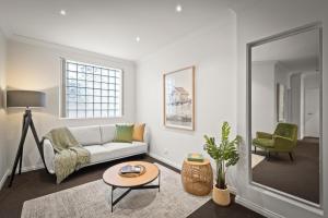 Istumisnurk majutusasutuses Luxury 2 Bedroom Apartment - Heart of Hobart CBD