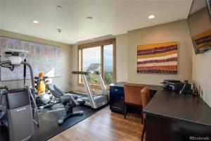 Posezení v ubytování Edgemont 2300 - Luxury Ski-in Ski-out Condo!