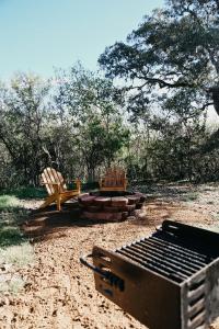 新布朗费尔斯The Maverick: A-Frame w/ Hammock and Tree Top View的相册照片