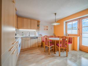 Kuchyňa alebo kuchynka v ubytovaní Apartment Leiter