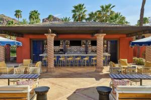 Restaurace v ubytování Omni Scottsdale Resort & Spa at Montelucia