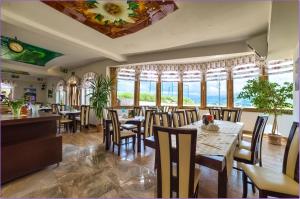 ห้องอาหารหรือที่รับประทานอาหารของ Montenero Resort&Spa