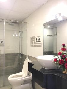 Bilik mandi di Thanh Hùng Dalat Hotel