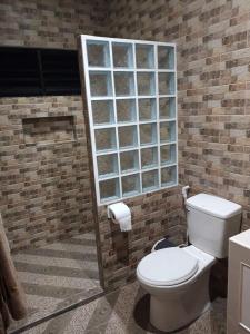 Een badkamer bij Cris apartment at Bamboo Oasis