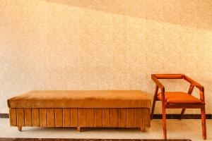 FabHotel The Gravity Inn的休息区