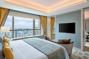 TV a/nebo společenská místnost v ubytování The St. Regis Shanghai Jingan