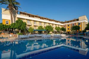 Bazén v ubytování Tu Casa Gelidonya Hotel nebo v jeho okolí
