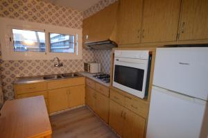 Kuchyňa alebo kuchynka v ubytovaní Apartamento centro de Lloret 8 people