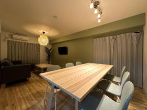 TV a/nebo společenská místnost v ubytování Randor Residence Tokyo Suites