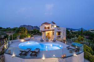 Πισίνα στο ή κοντά στο Seaview Villa Ormos, Heated Pool, Sea & Sun Villas