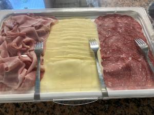 Jedlo v ubytovaní bed & breakfast alebo blízkom okolí