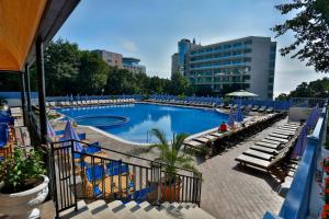 Bazén v ubytování Sofia Hotel - All Inclusive & Private Beach nebo v jeho okolí