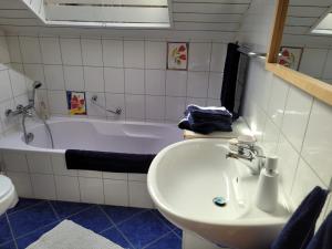 Kylpyhuone majoituspaikassa Sara´s Ferienwohnung